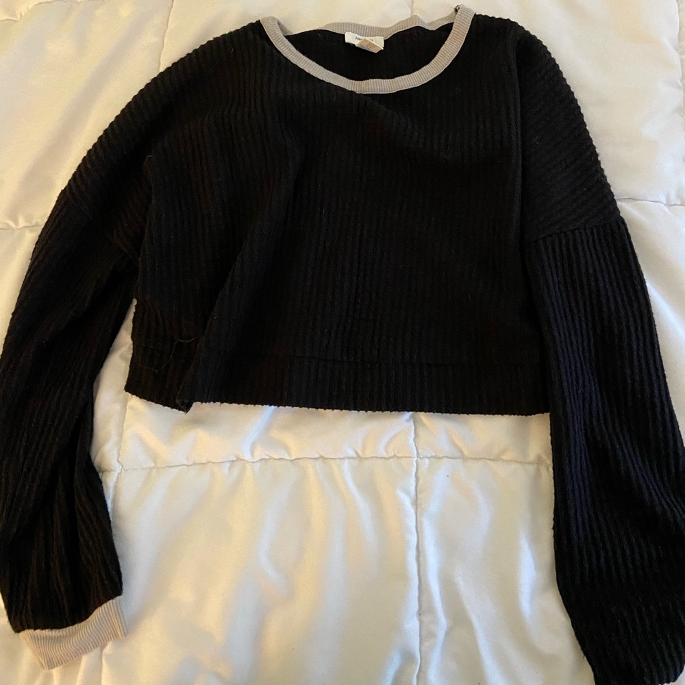 Black ribbed cropped sweater